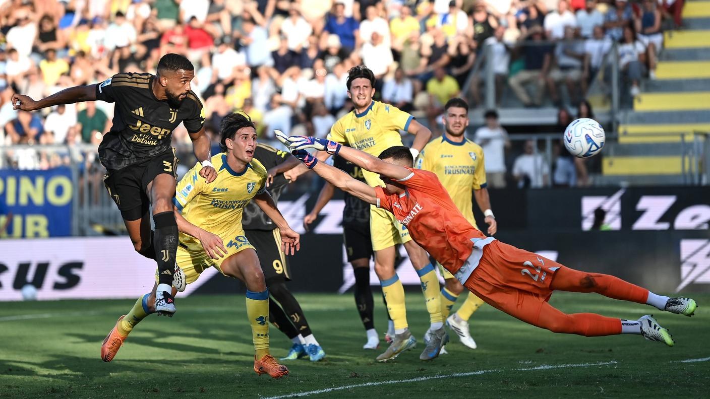 Frosinone-Juventus, esordio per i nuovi acquisti: la partita di Douglas Luiz, Kolo Muani, Celik e Vicario