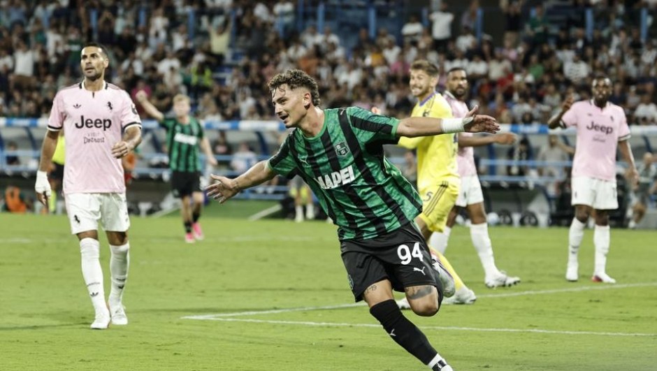 Sassuolo-Juventus 3-2, crollo bianconero nel finale: Adzic decide al 94’, non basta Zhegrova