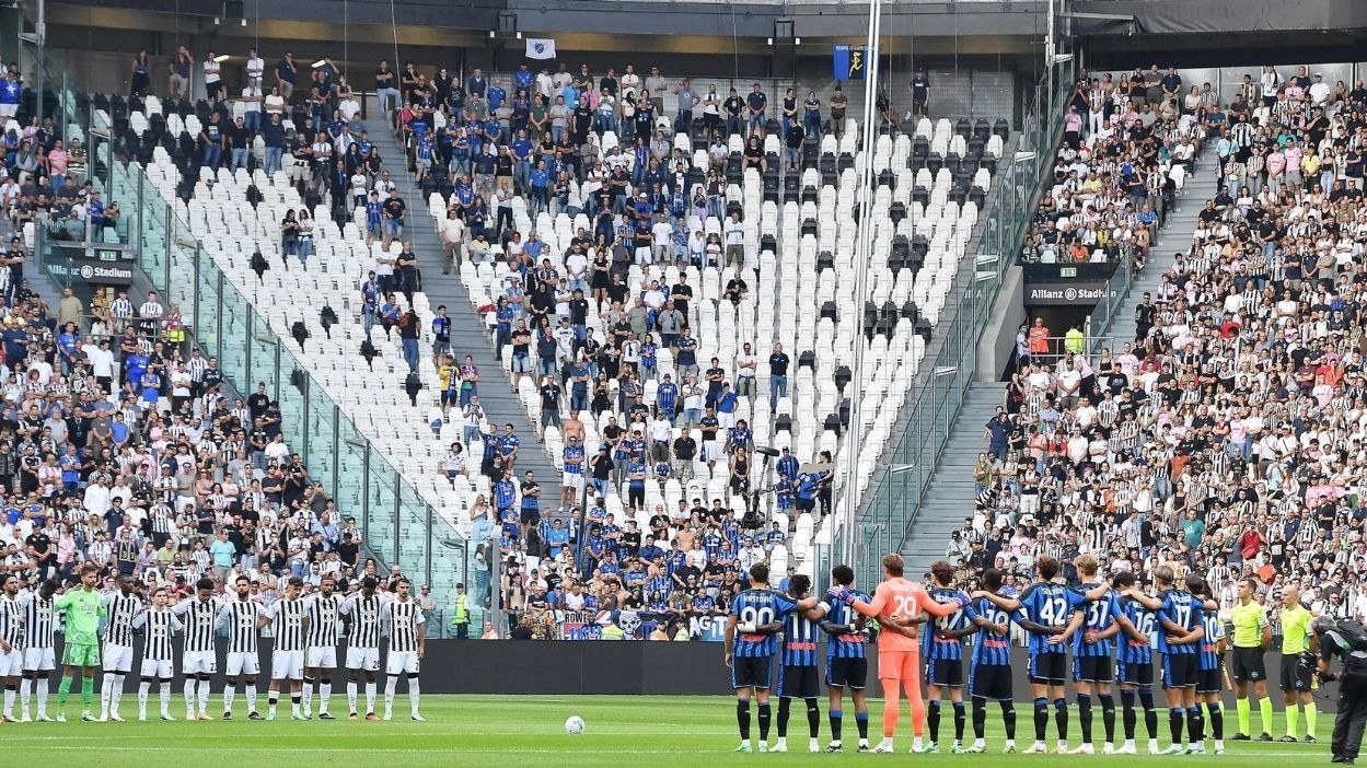 il minuto di silenzio prima di juventus atalanta