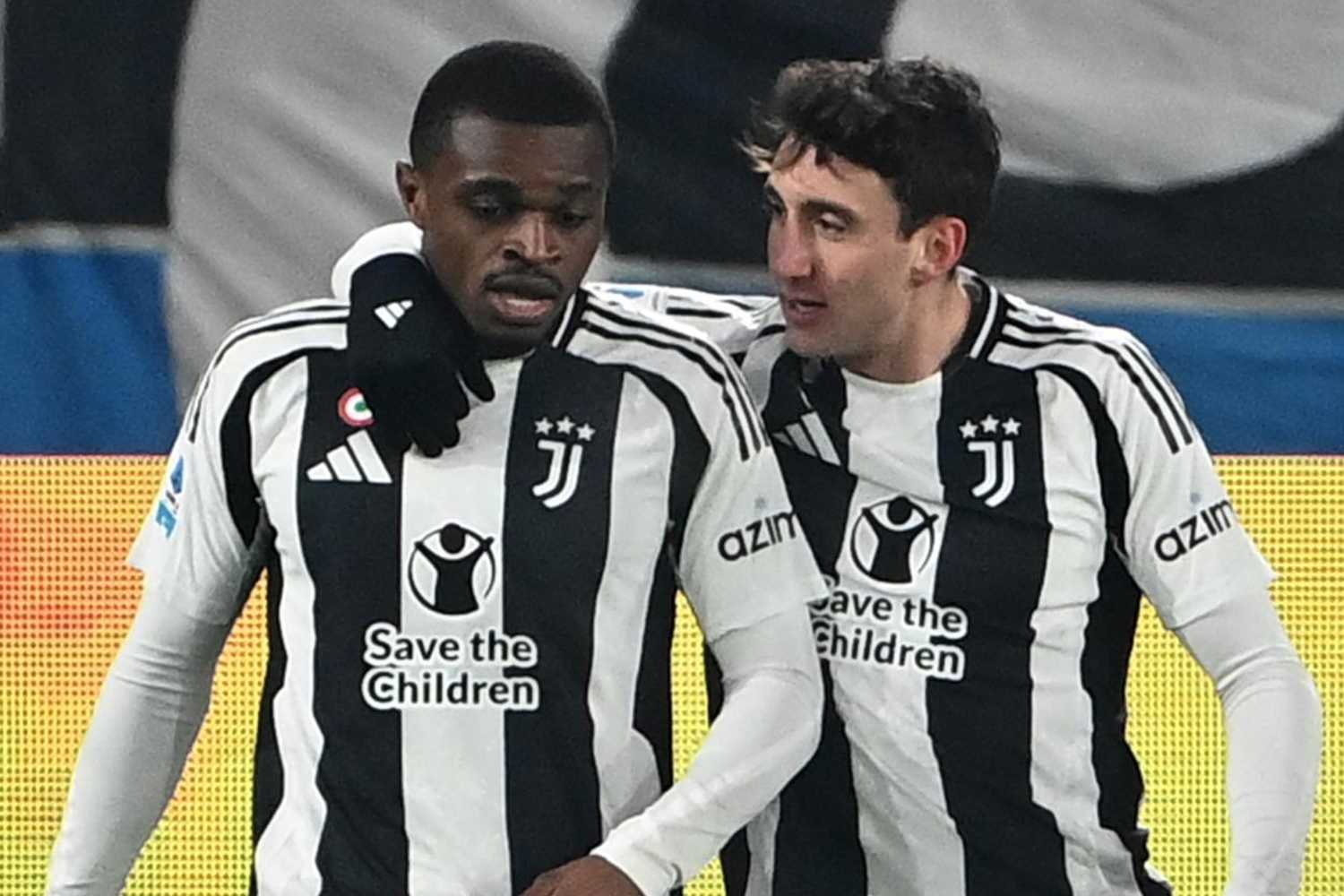 Cambiaso e Kalulu con la maglia della Juventus