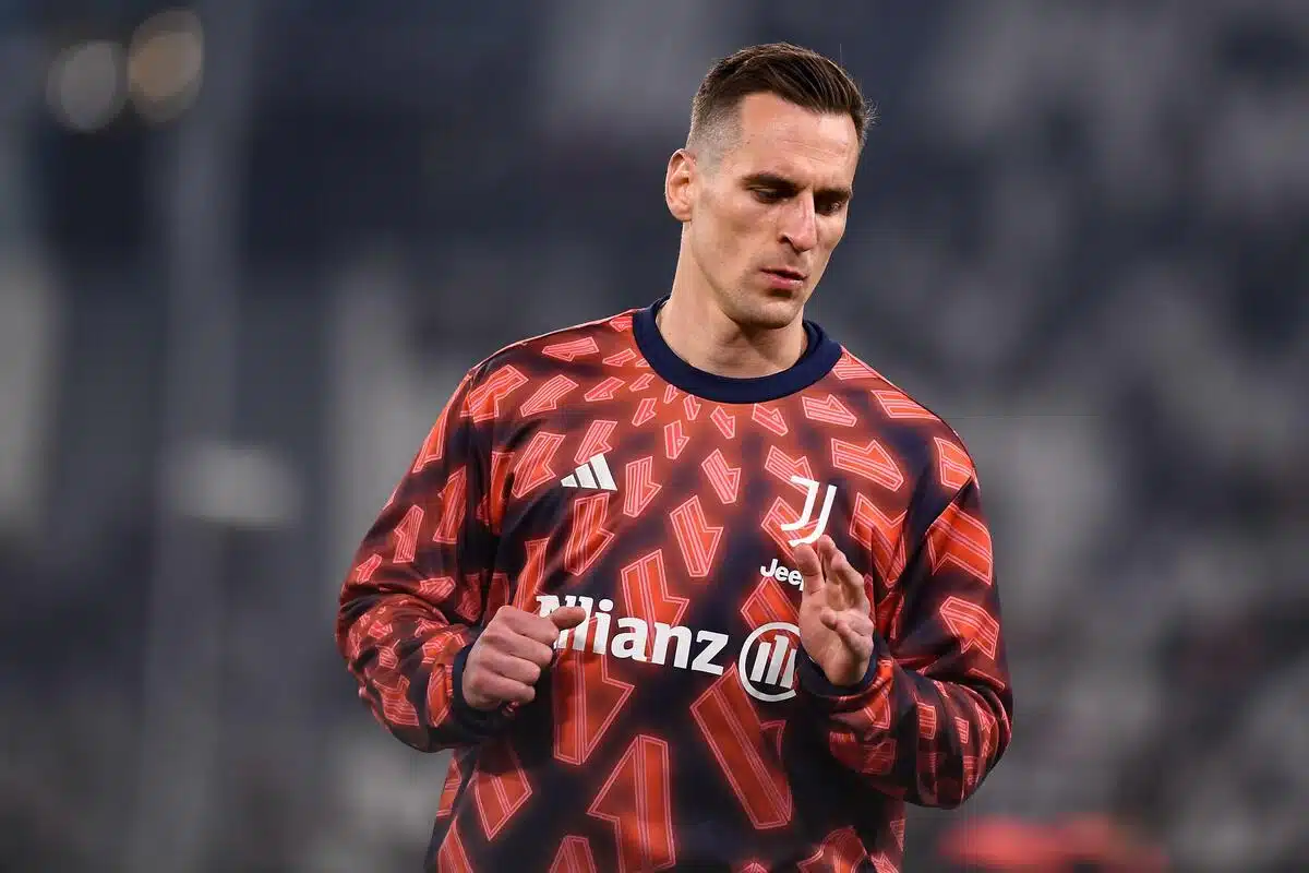 Milik con la maglia della Juventus