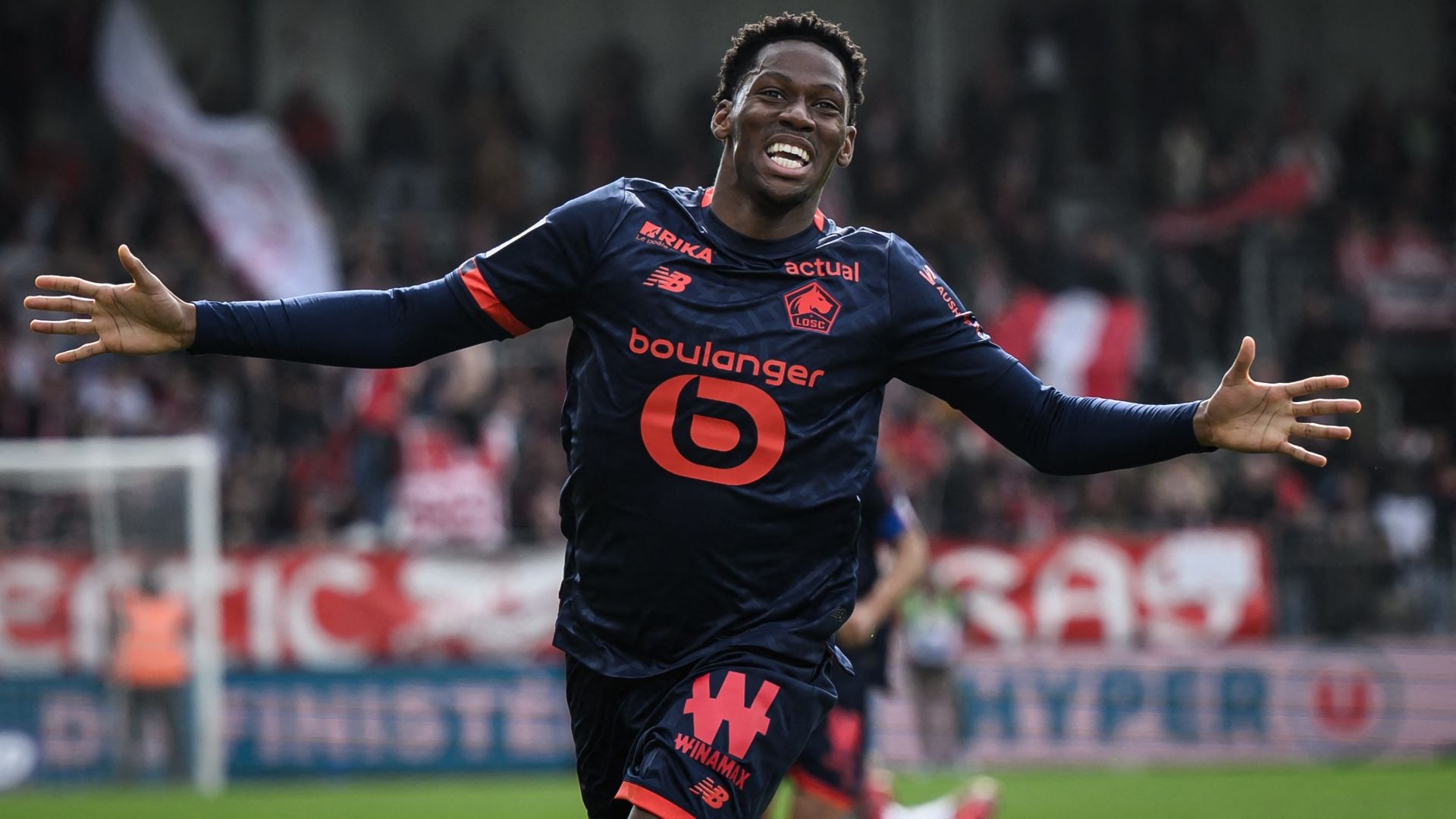 Jonathan David con la maglia del Lille