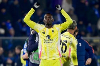 Kolo Muani con la maglia della Juventus