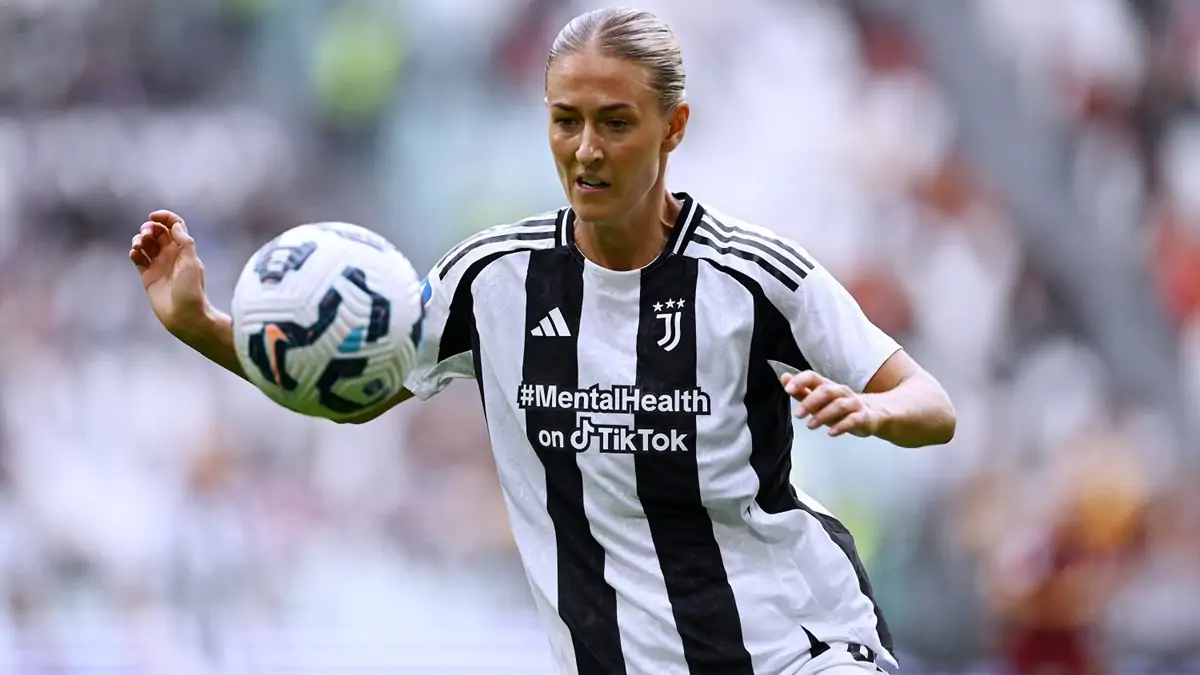 Kullberg con la maglia della Juventus Women