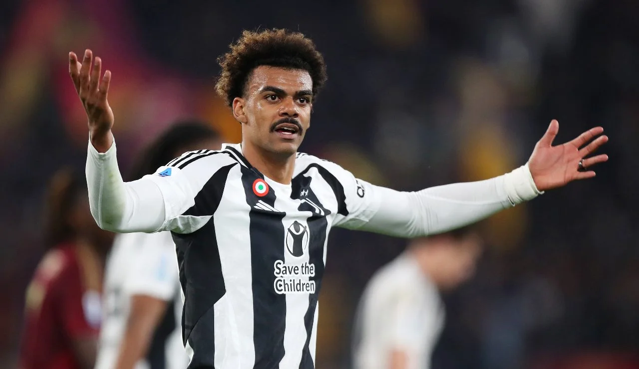 Renato Veiga con la maglia della Juventus