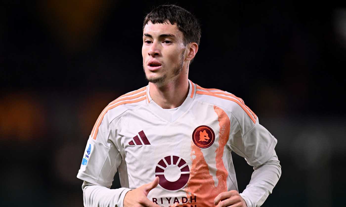 Soule con la maglia della Roma