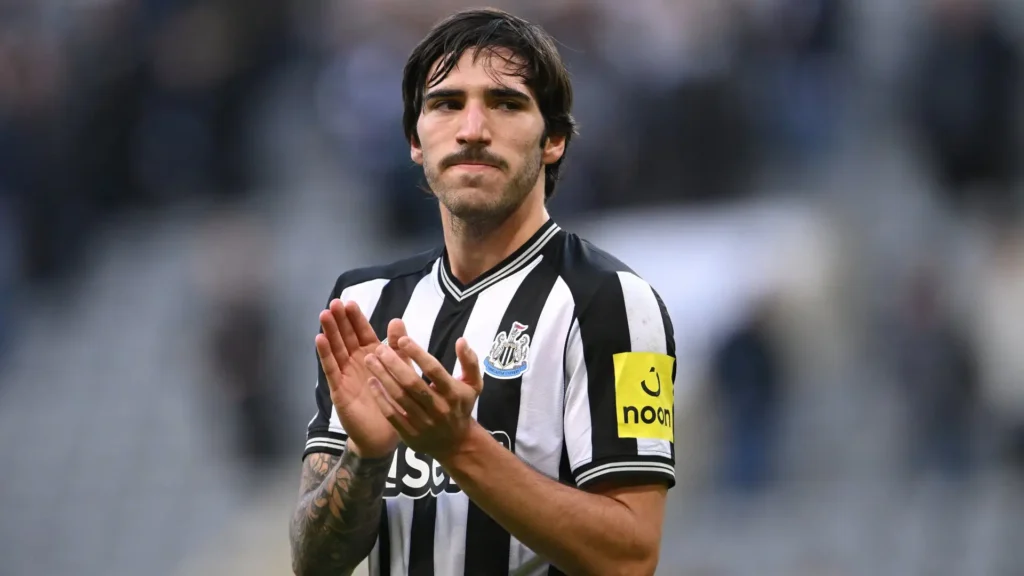 Tonali con la maglia del Newcastle