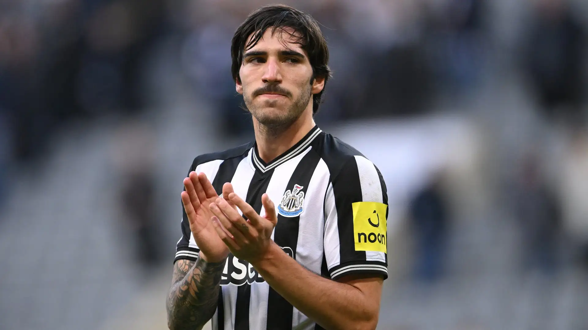 Tonali con la maglia del Newcastle