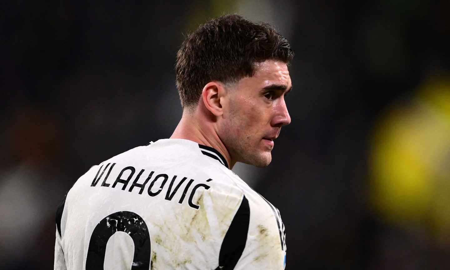 Vlahovic con la maglia della Juventus