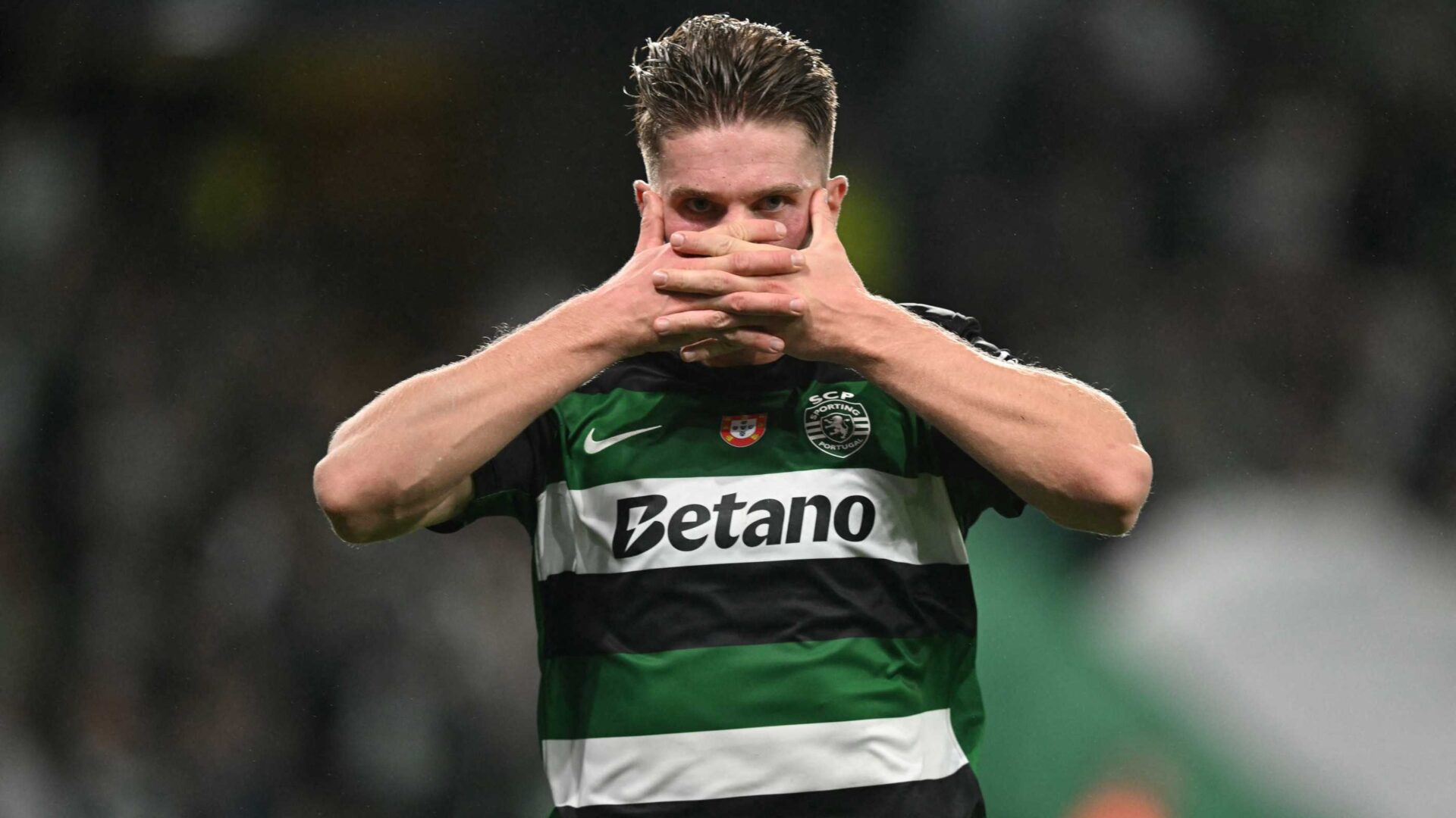 Gyokeres con la maglia dello Sporting Lisbona