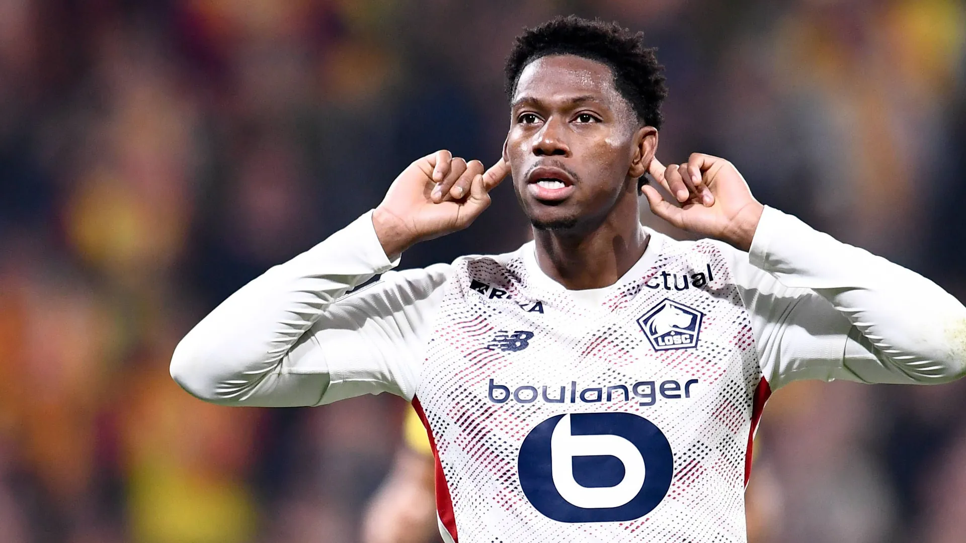 Jonathan David con la maglia del Lille