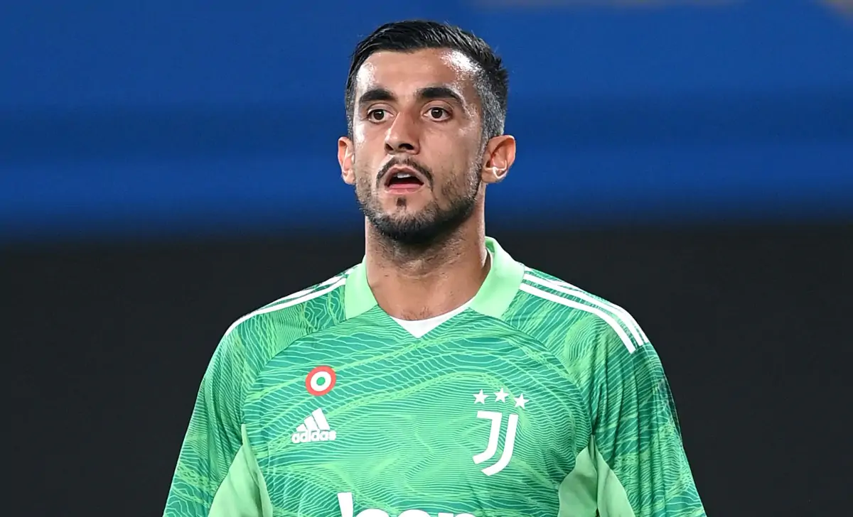 Perin con la maglia della Juventus