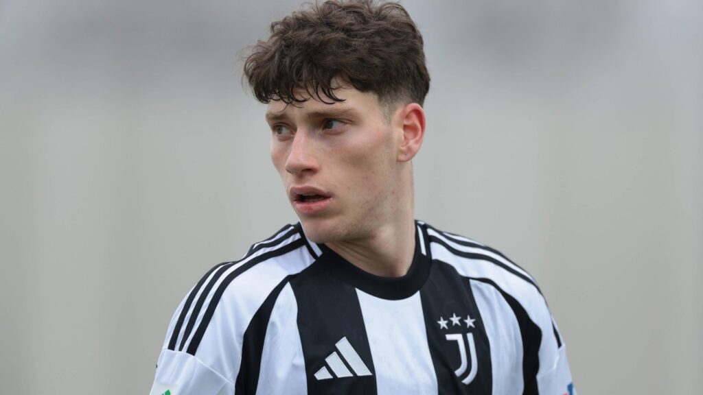 Amaradio con la maglia della Juventus
