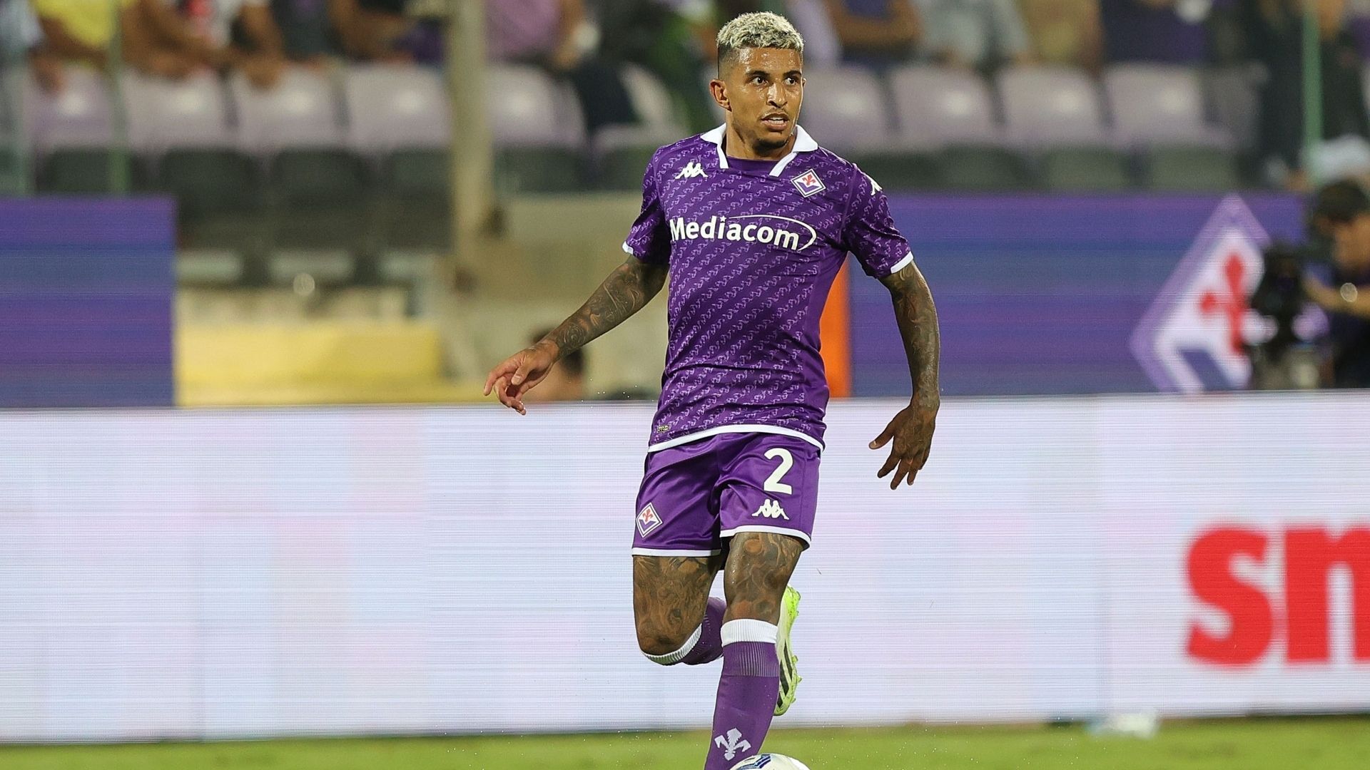 Dodo con la maglia della Fiorentina