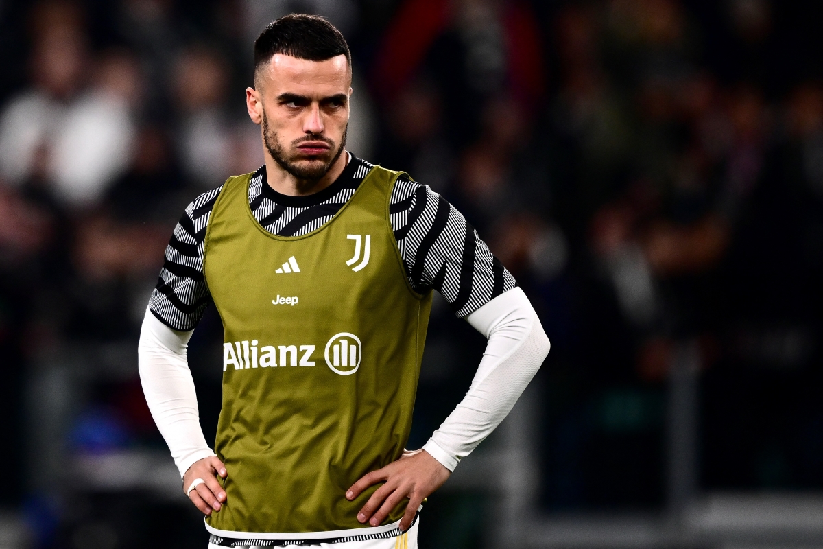Kostic con la maglia della Juventus