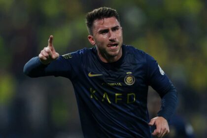 Laporte con la maglia dell'Al-Nassr