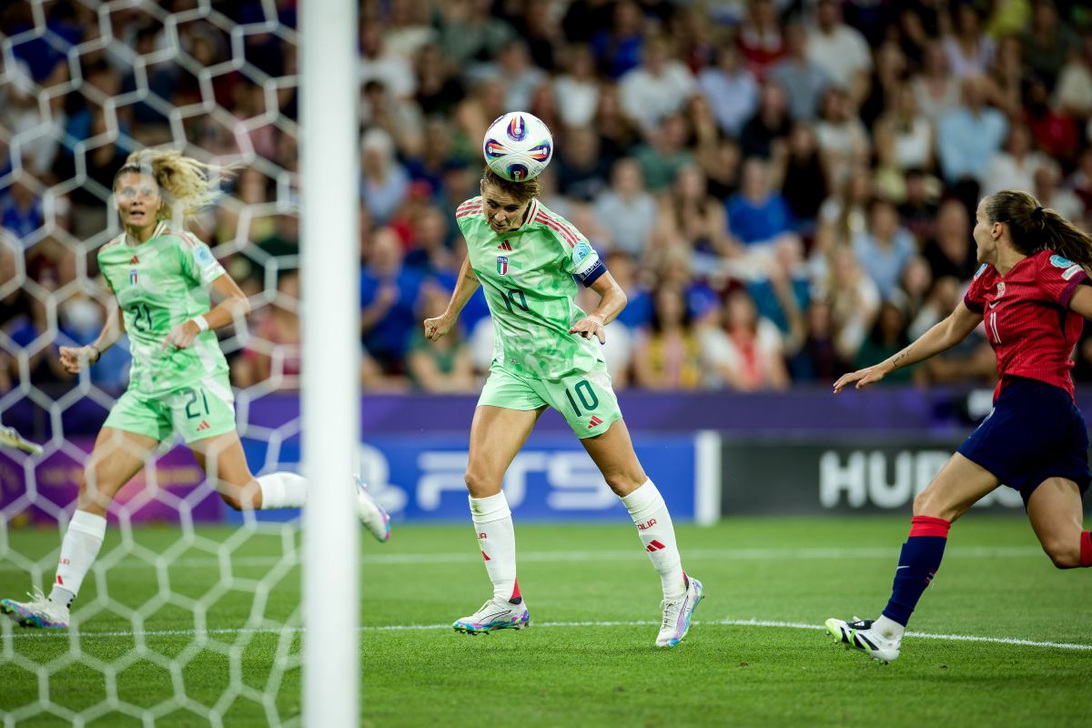Girelli fa la storia, l’Italia Femminile vola in semifinale: doppietta e Norvegia ko Girelli fa la storia, l’Italia Femminile vola in semifinale: doppietta e Norvegia ko