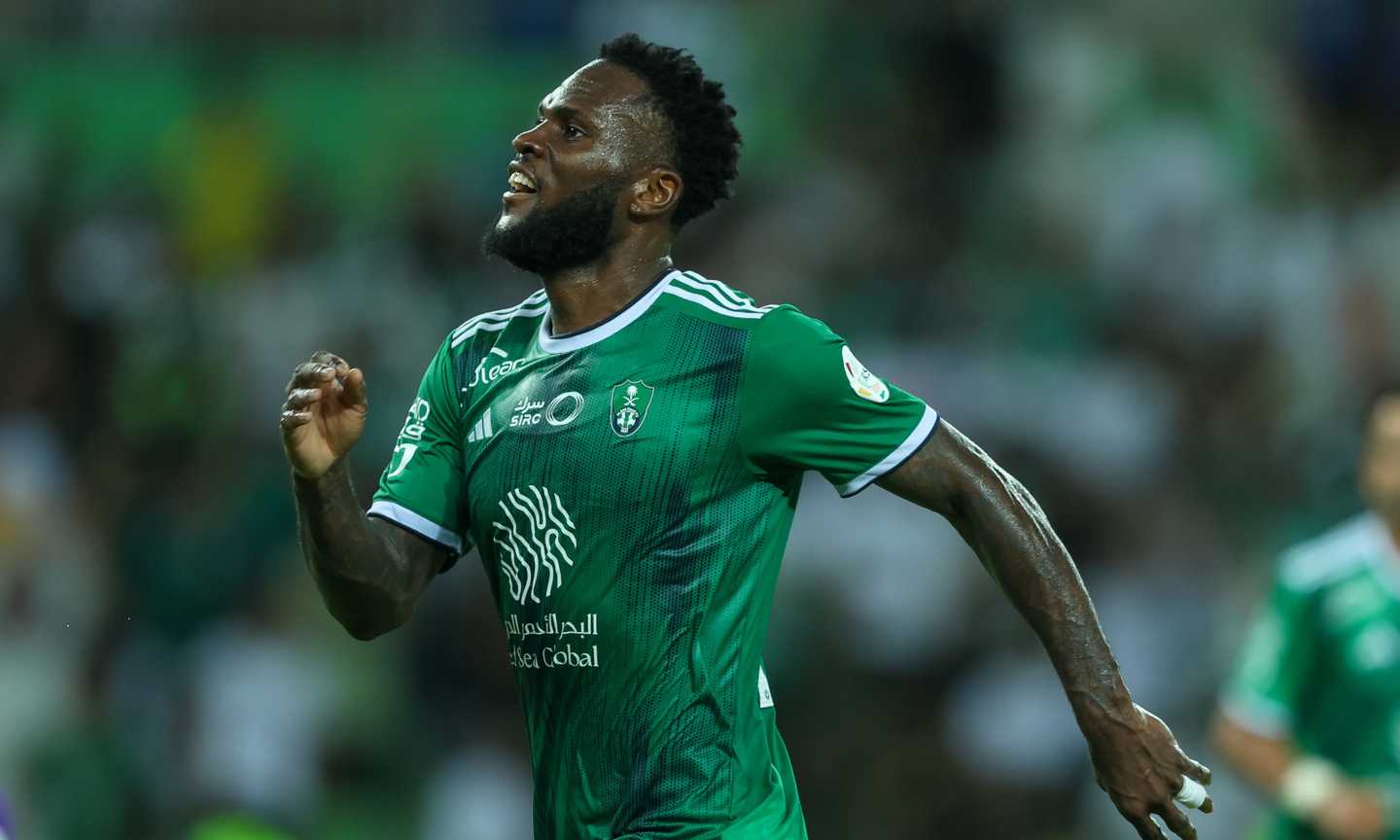 Kessié con la maglia dell'Al Ahli