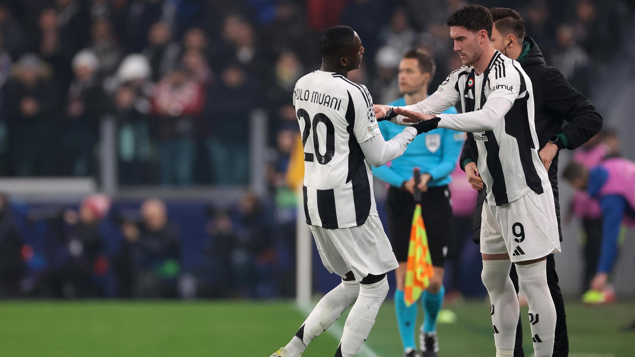 Vlahovic e Kolo Muani con la maglia della Juventus