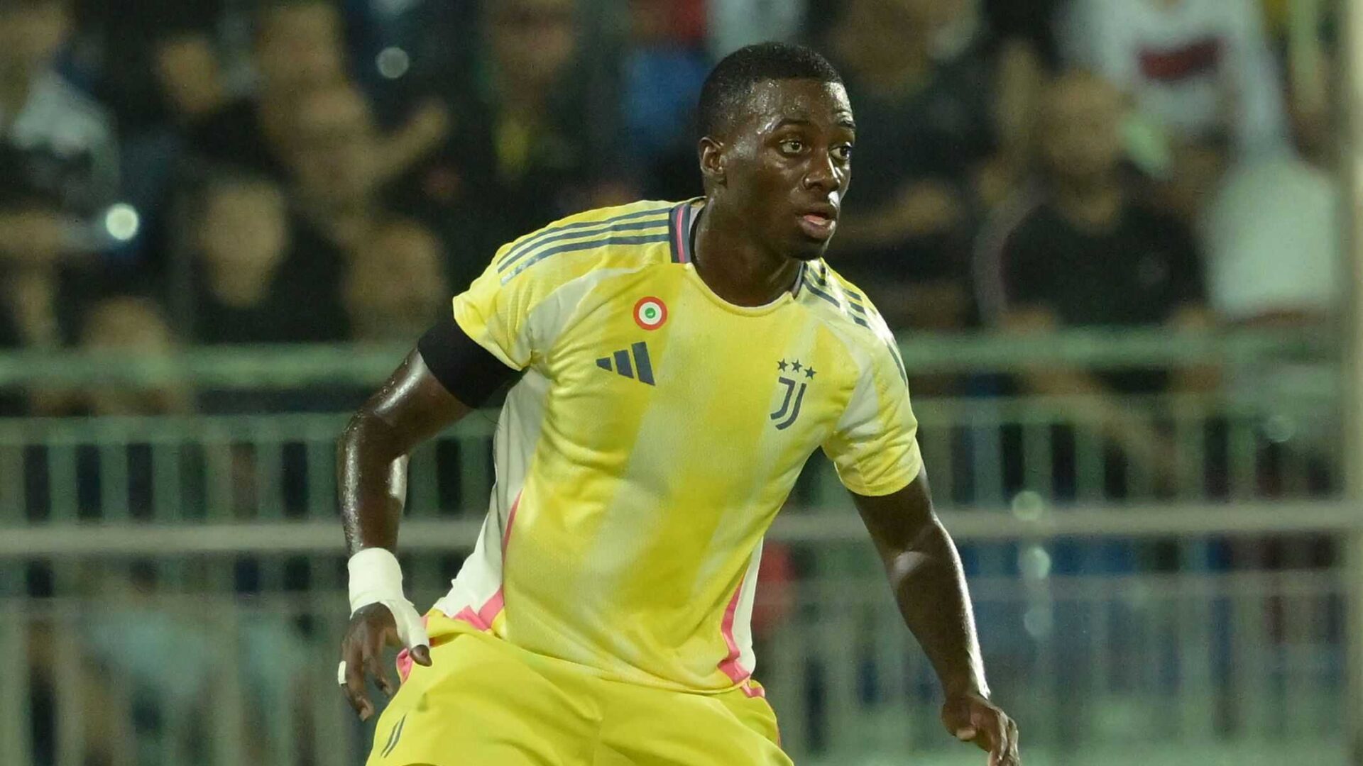 Weah con la maglia della Juventus
