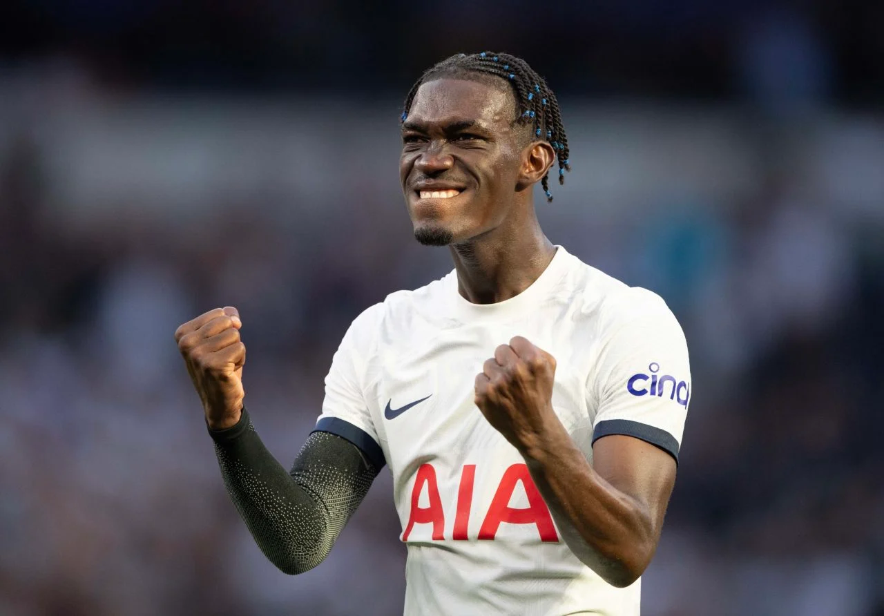 Bissouma con la maglia del Tottenham