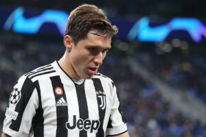 Chiesa a testa bassa dopo una brutta prestazione con la maglia della Juventus