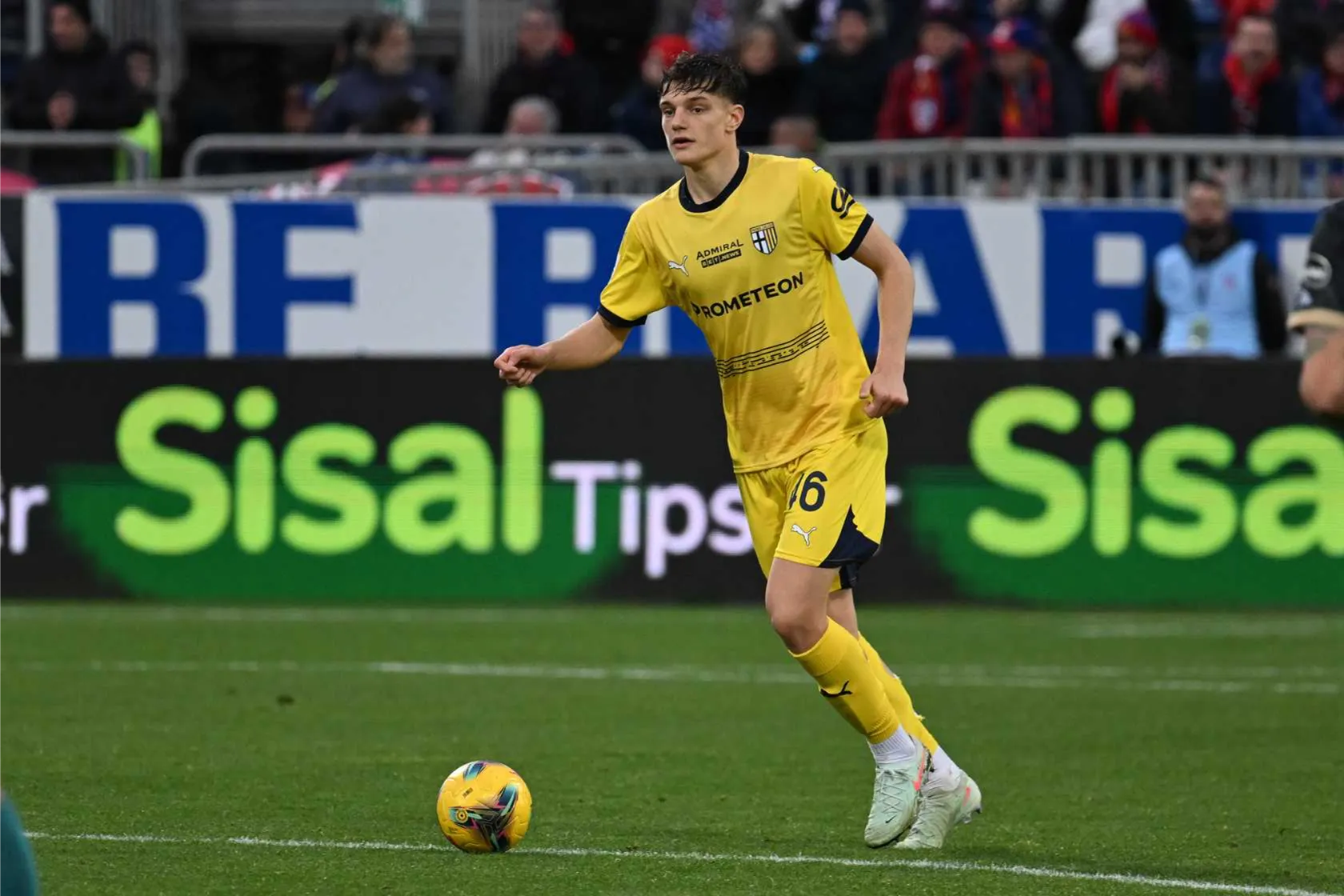 Calciomercato Juventus, anche Comolli su Leoni: il DG prova a battere Inter e Milan Calciomercato Juventus, anche Comolli su Leoni: il DG prova a battere Inter e Milan
