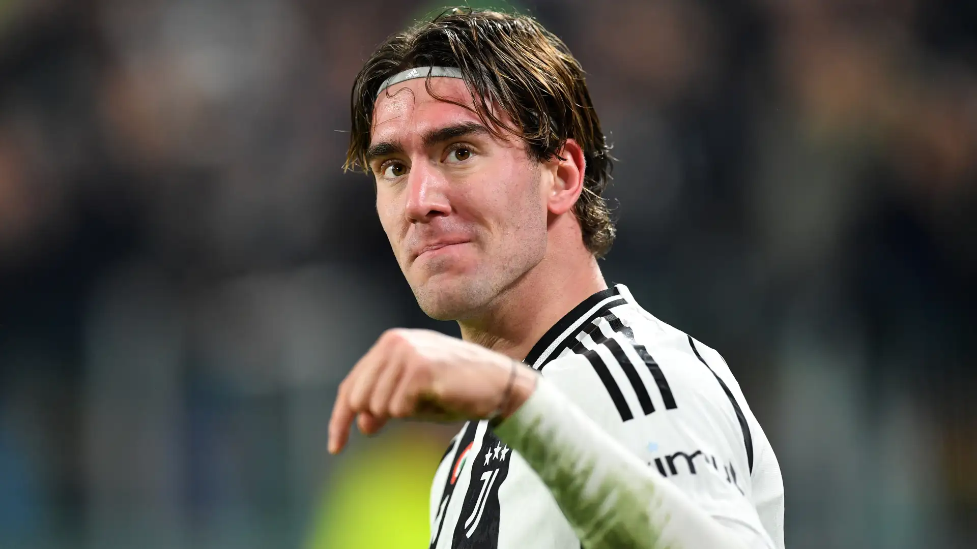 Calciomercato Juventus, la Roma sfida il Milan per Vlahovic