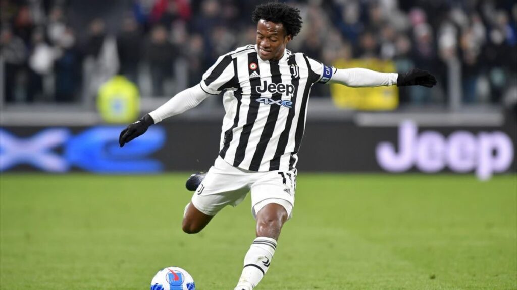 Cuadrado con la maglia della Juventus