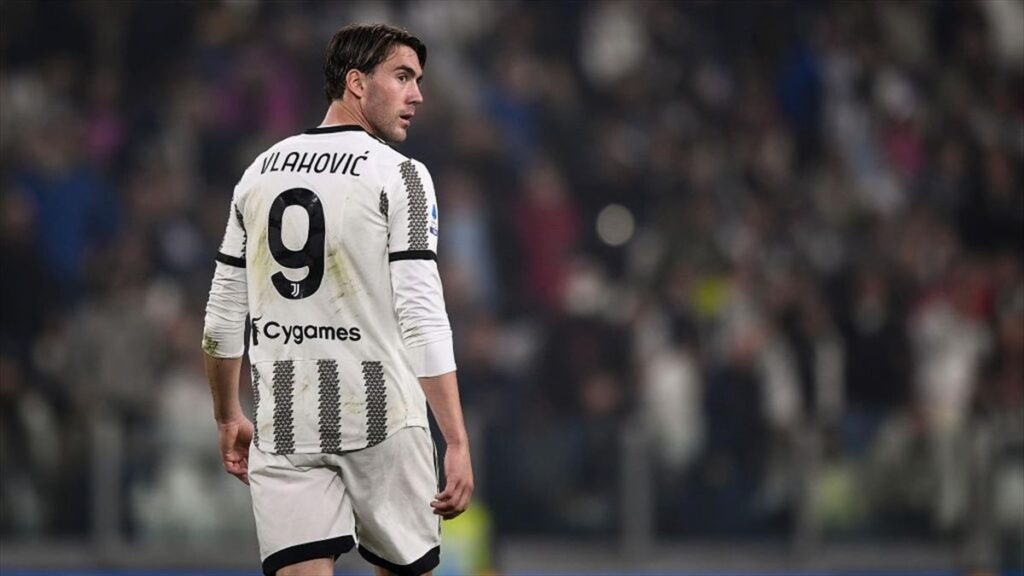 Dusan Vlahovic con la maglia della Juventus
