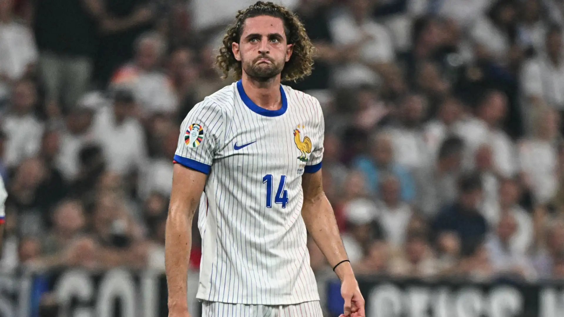 Adrien Rabiot con la maglia della nazionale francese