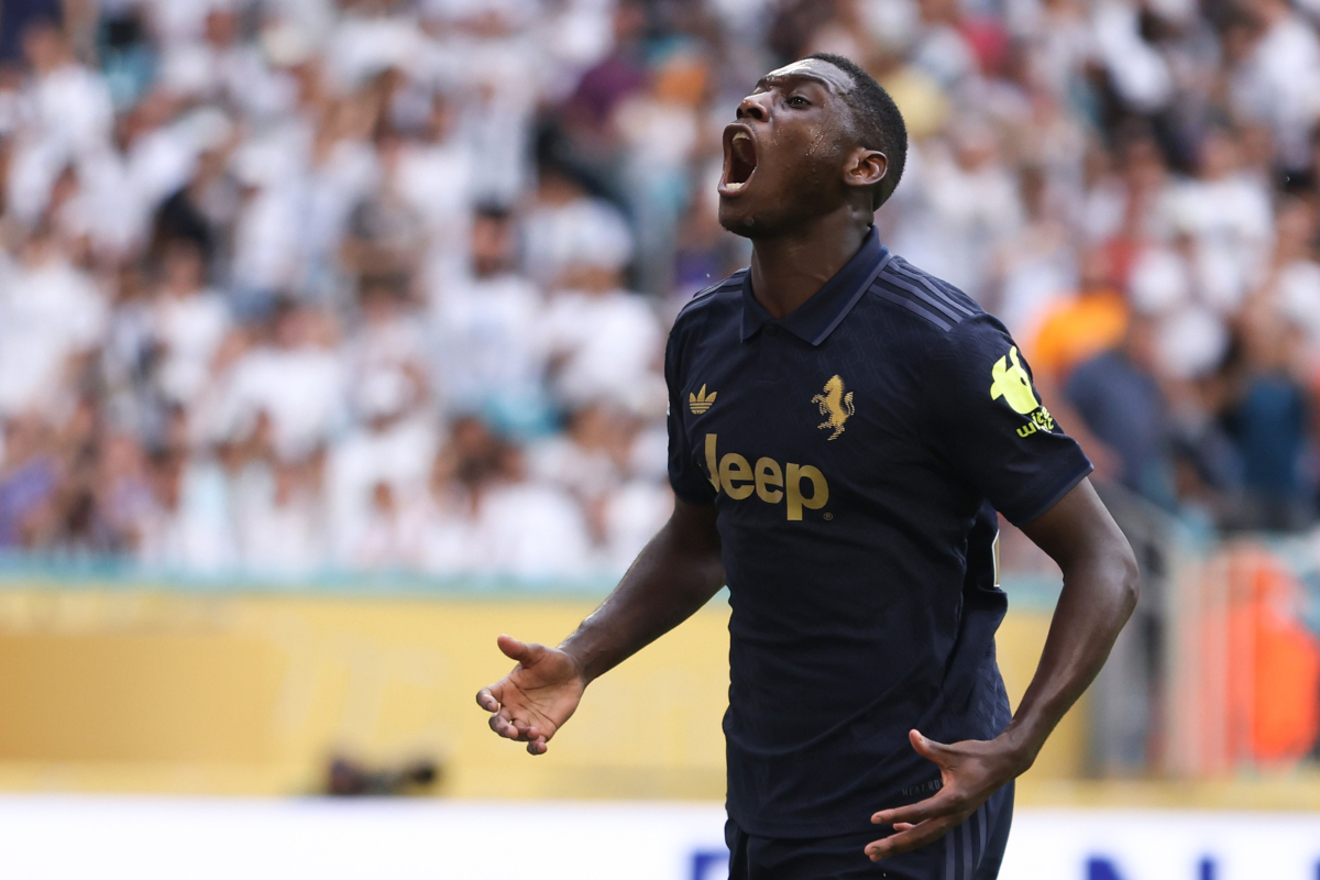 Randal Kolo Muani con la maglia della Juventus