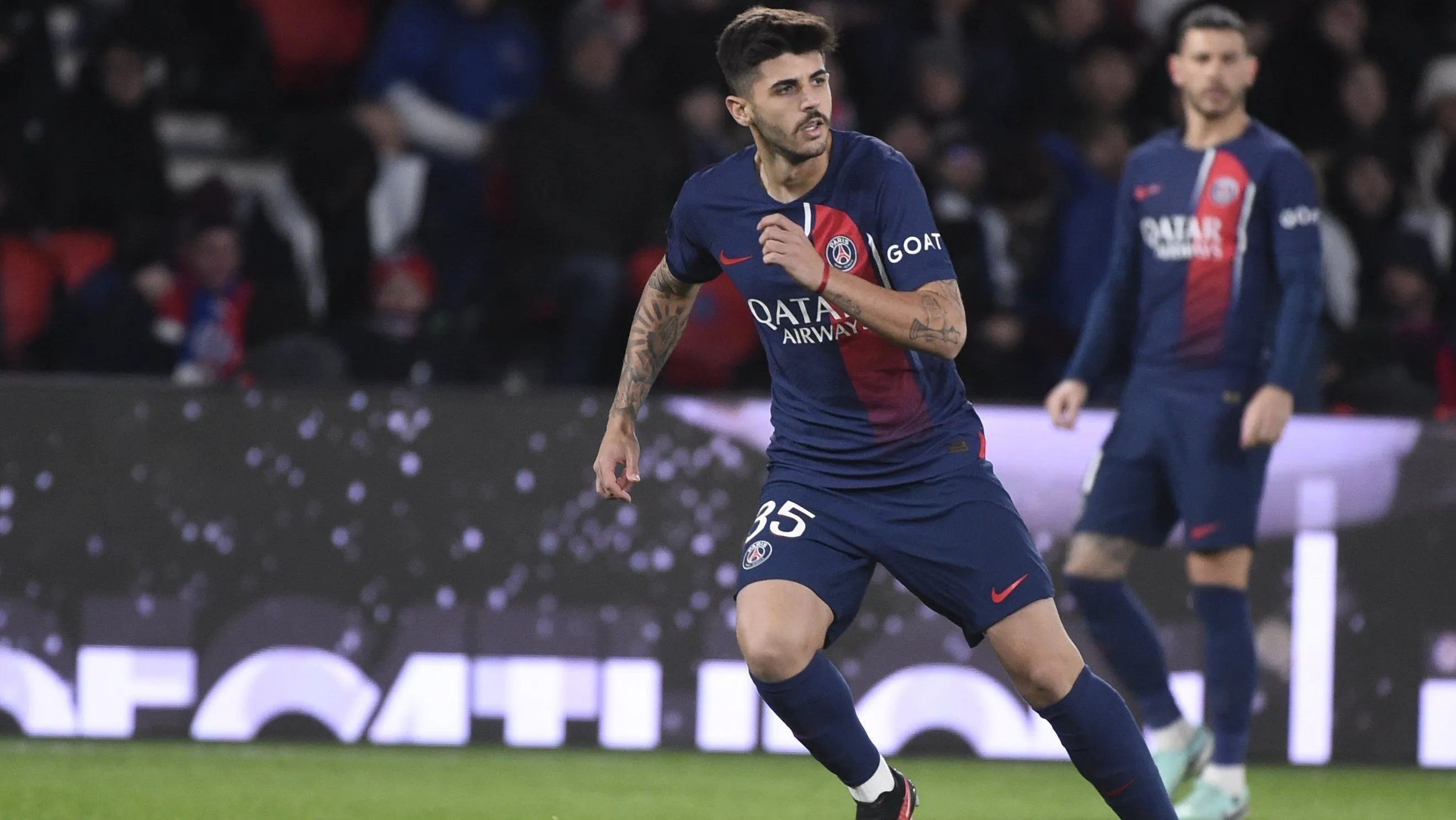 Beraldo con la maglia del PSG