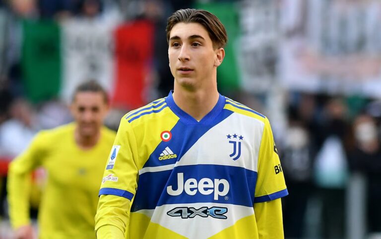 Fabio Miretti con la maglia della Juventus