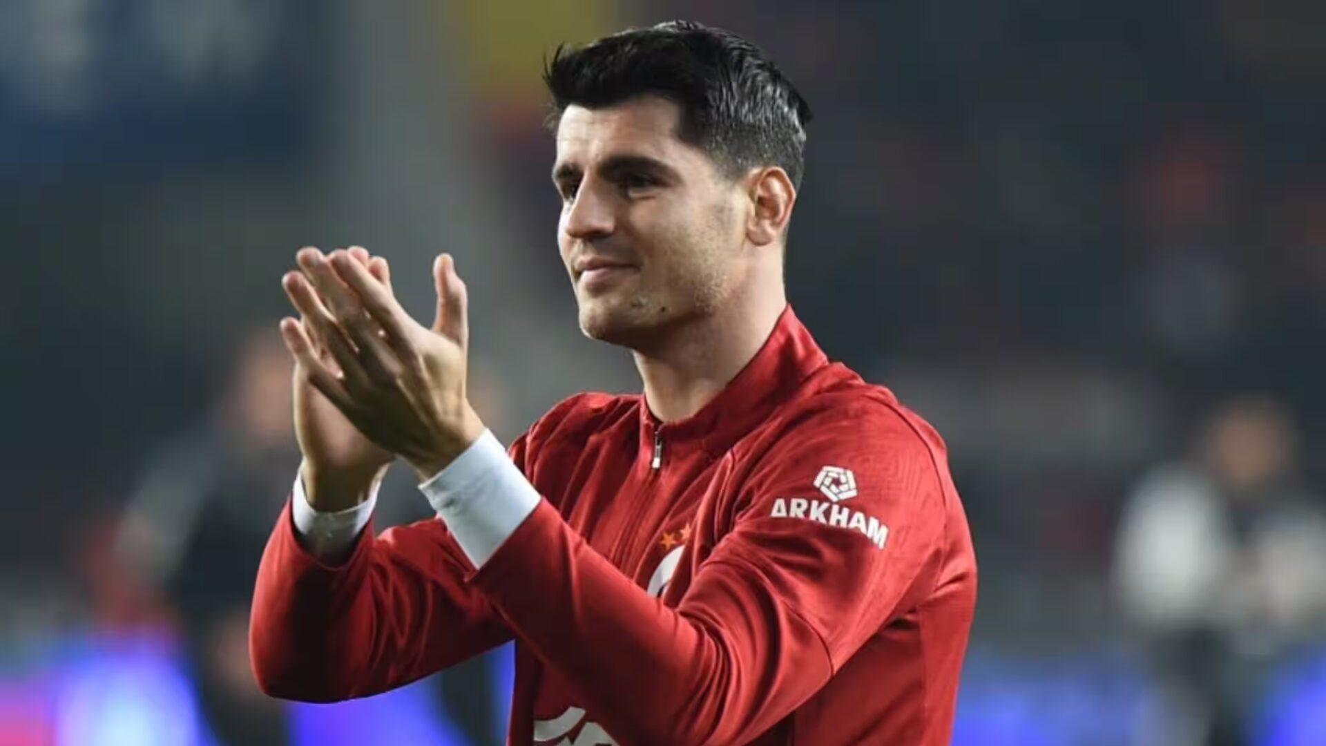 Morata applaude