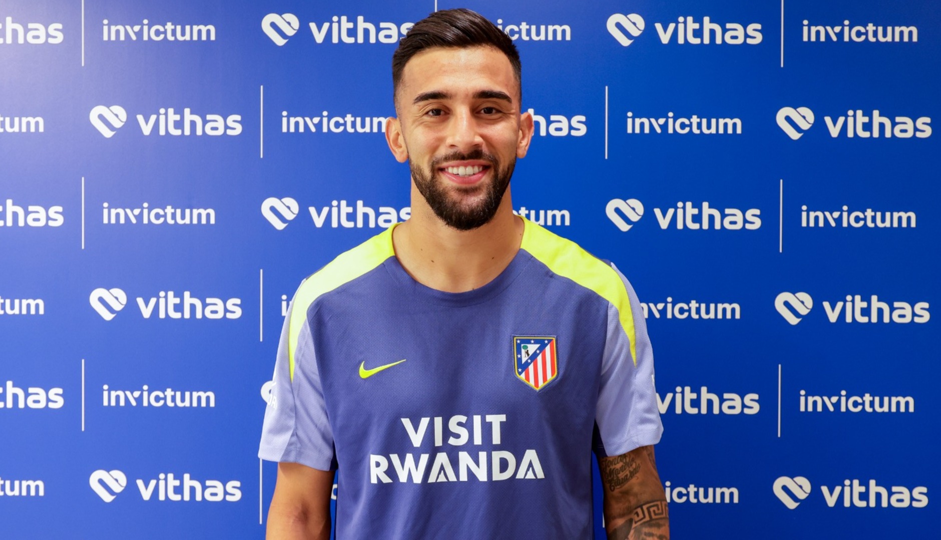 Nico Gonzalez con la maglia dell'Atletico Madrid