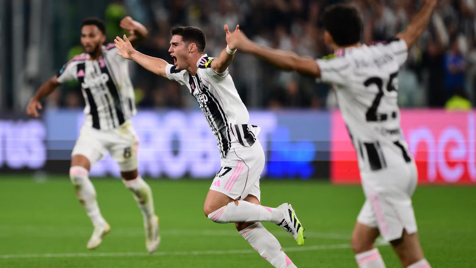 L'esultanza di Adzic dopo il gol contro l'Inter per il 4-3 finale