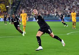 Juventus Borussia Dortmund, Vlahovic a Sky Sport: ” Dobbiamo iniziare a leggere le partite. Per me l’importante è segnare” Juventus Borussia Dortmund, Vlahovic a Sky Sport: ” Dobbiamo iniziare a leggere le partite. Per me l’importante è segnare”