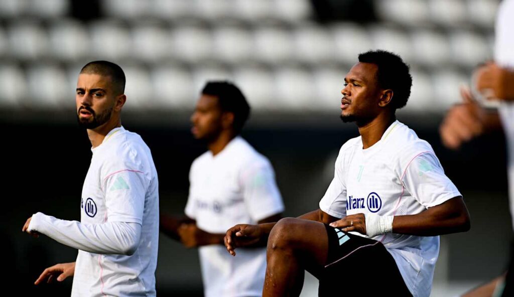 Zhegrova e Openda in allenamento con la Juventus