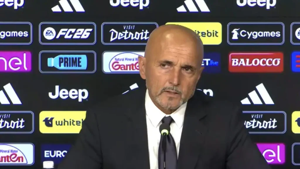 Spalletti risponde alle domande dei giornalisti nel corso della conferenza stampa di presentazione come nuovo allenatore della Juventus