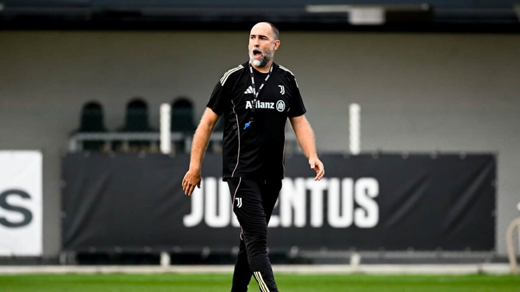 Tudor dirige un allenamento della Juventus alla continassa prima della partita dell'Olimpico contro la Lazio