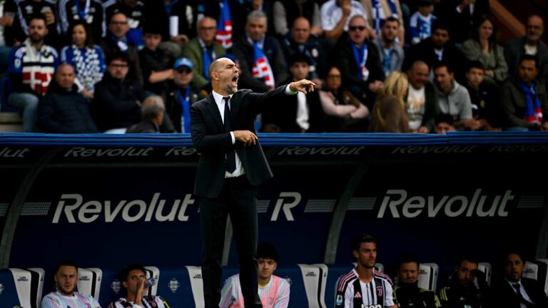 Igor Tudor incita i suoi giocatori nel corso della partita tra Como e Juventus