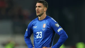 Vlahovic preoccupato per il suo infortunio con la maglia della Serbia
