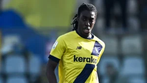Beyuku in azione con la maglia del Modena durante una partita di Serie B