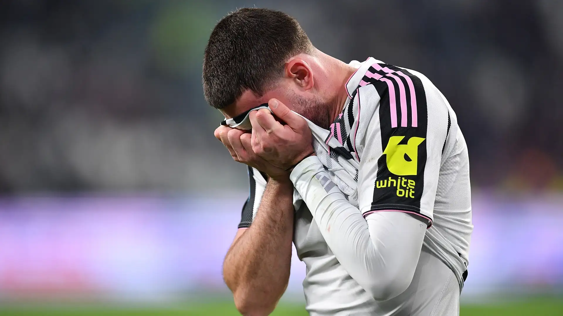 Vlahovic si ferma: adduttore ko e Juve in allarme totale