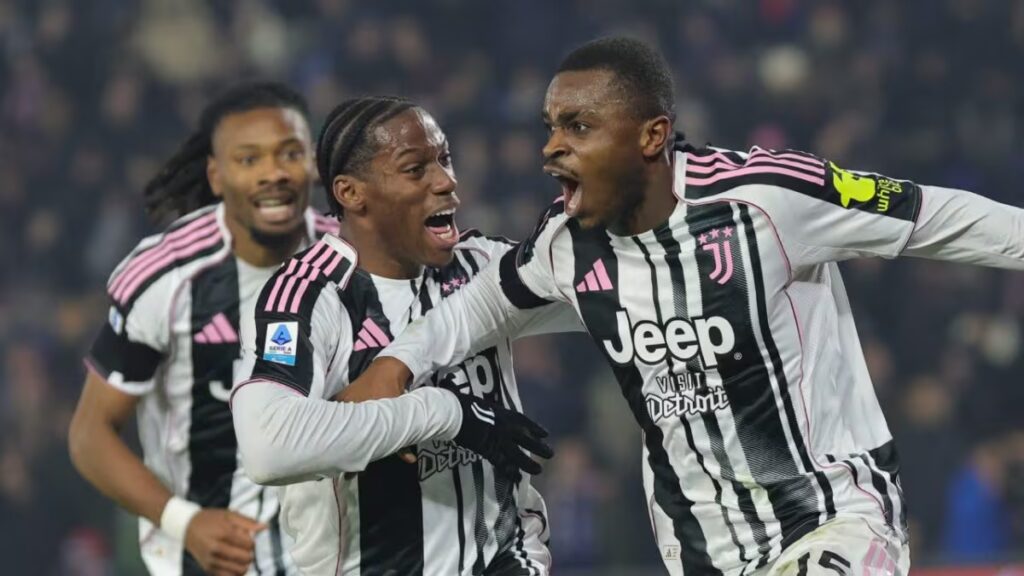 Kalulu esulta dopo aver propiziato l'autogol di Calabresi del momentaneo 0-1 in Pisa-Juventus