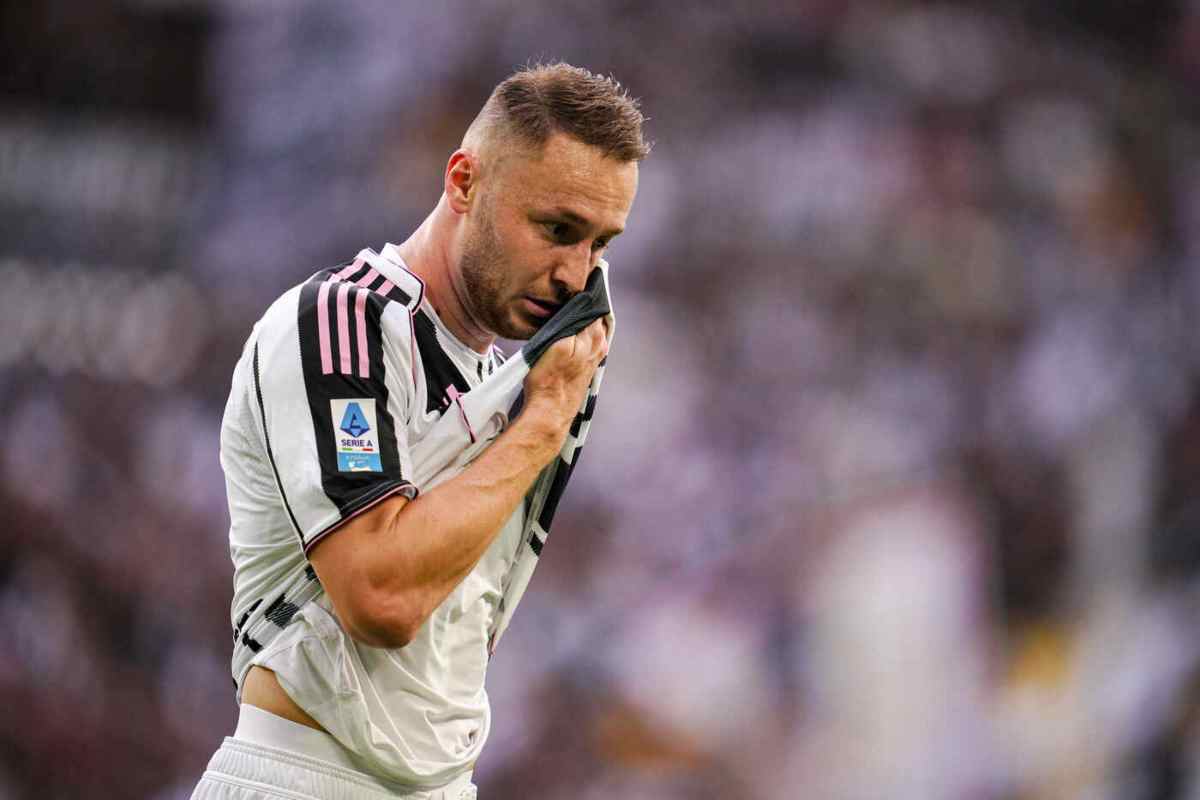 Koopmeiners visibilmente deluso dopo una brutta prestazione con la maglia della Juventus