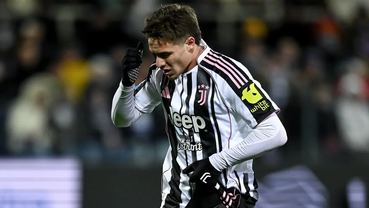 Yildiz corre durante un'azione della Juventus nel corso della partita contro il Pisa