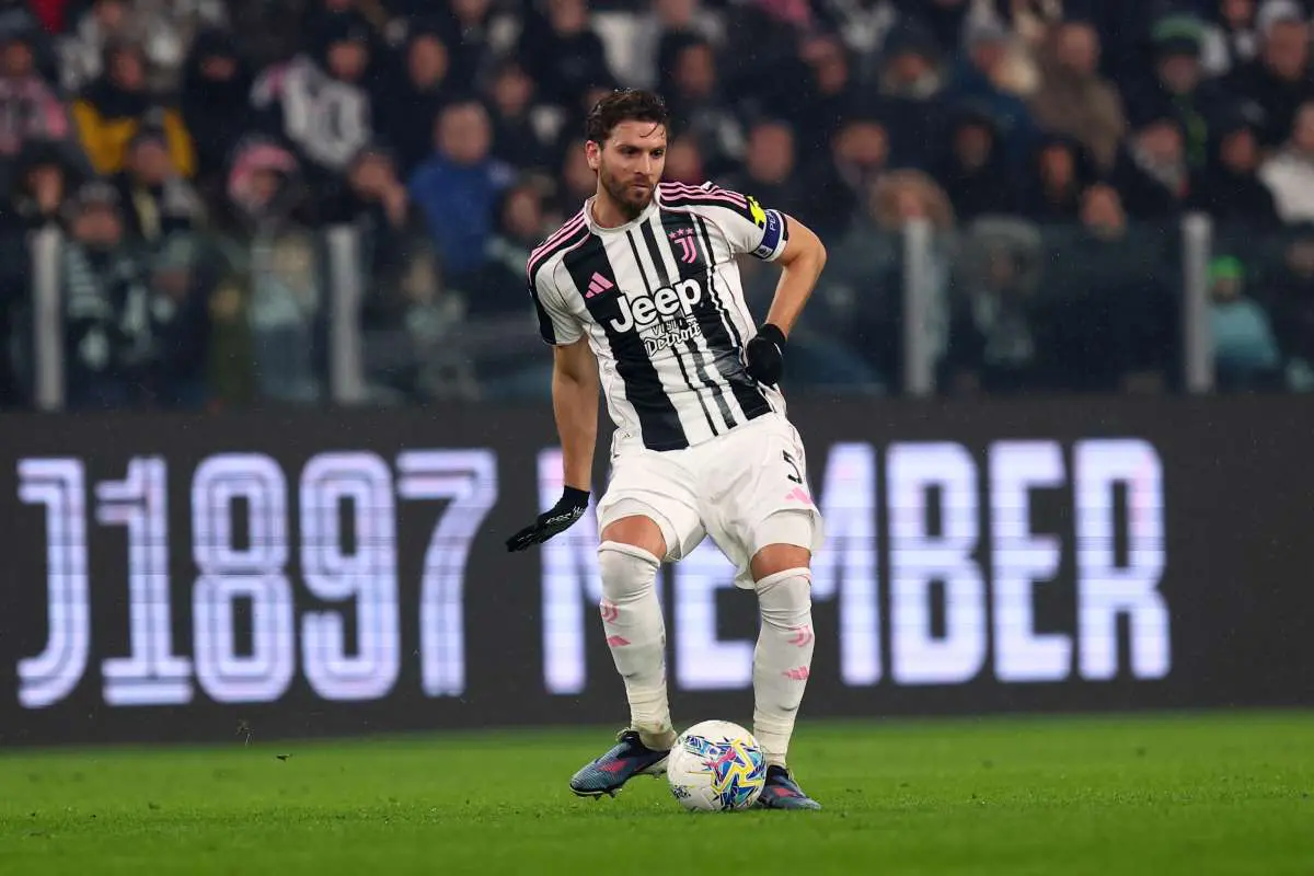 Locatelli, cuore e capitano: regia, polmoni e il graffio del pareggio in inferiorità Locatelli, cuore e capitano: regia, polmoni e il graffio del pareggio in inferiorità