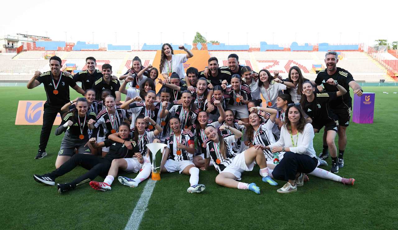 la juventus women u19 vince la coppa italia parma ko 2 0 in finale da Stilejuventus.com la juventus women u19 vince la coppa italia parma ko 2 0 in finale